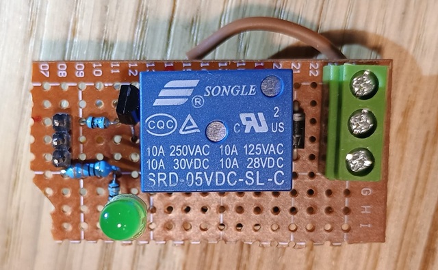 File:Relay progetto 01 fronte.jpeg